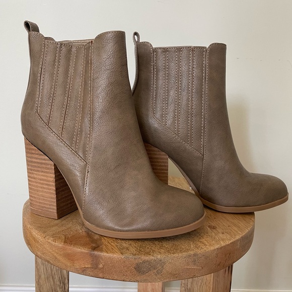 Call It Spring Boots - Picture 4 of 9